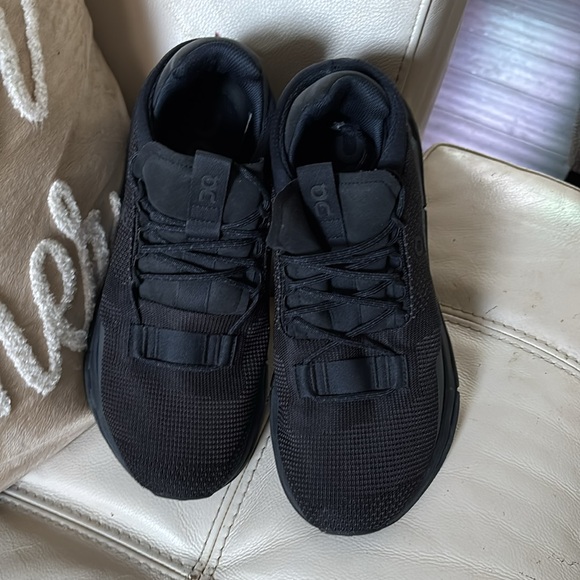 On Cloud Running Hiking Athletic Tennis athletic shoes - Picture 2 of 16